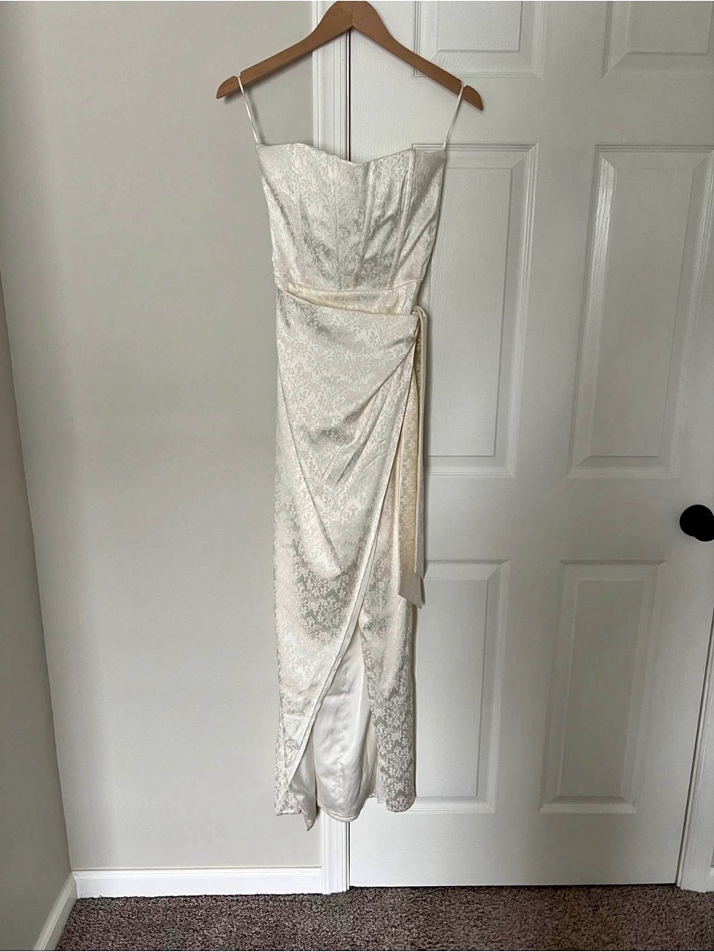 V. Chapman June Corset Jacquard
Front-Slit Gown
